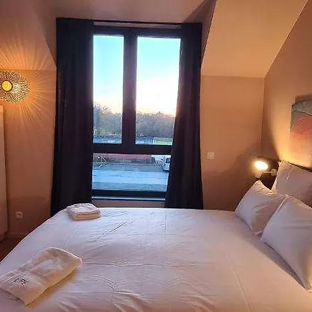 Off Ξενοδοχείο *