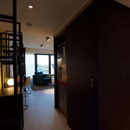 Off Ξενοδοχείο *