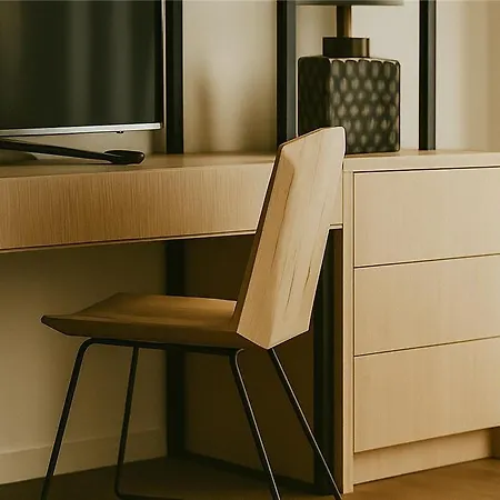 Off Ξενοδοχείο *